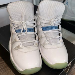 Used Air Jordan 11 retro GS 6.5Y white/legend-blue black